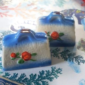 Antique purse salt and pepper shakers 👜